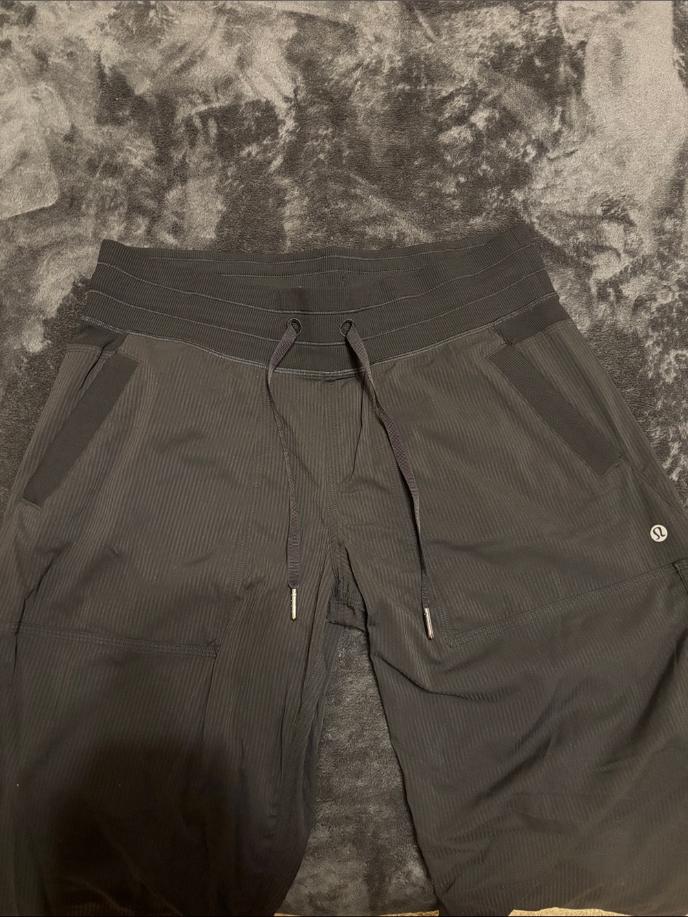 lululemon athletica women’s Black Ribbed Jogger Pants - Picture 2 of 2